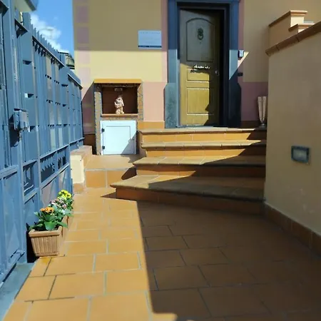 Golden House * Pompei