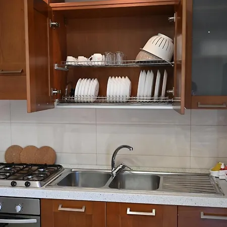 Golden House Apartment *