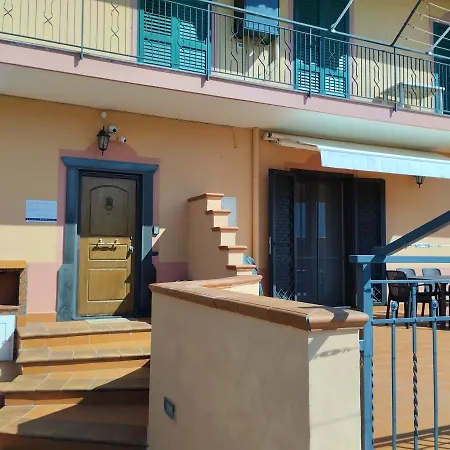 Apartament Golden House *