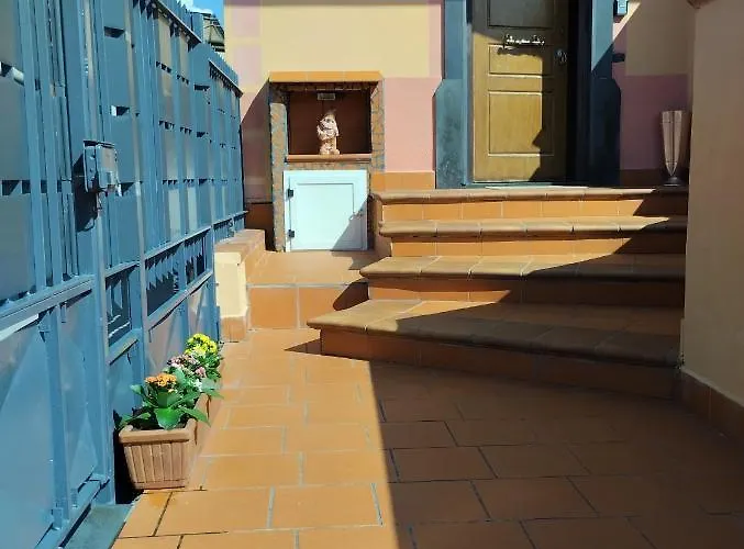 Golden House Apartament *