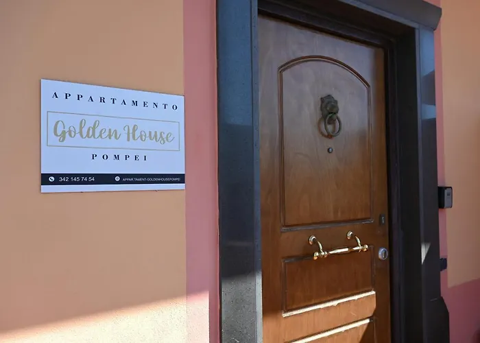 Apartament Golden House *