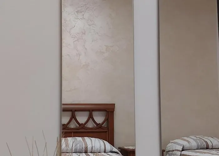 Golden House Apartament Pompeja