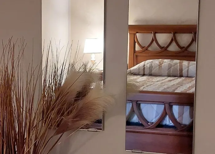 Golden House Apartament *